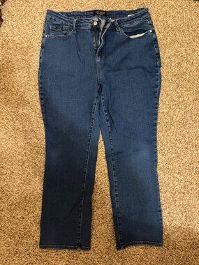 JUDY BLUE STRAIGHT LEG